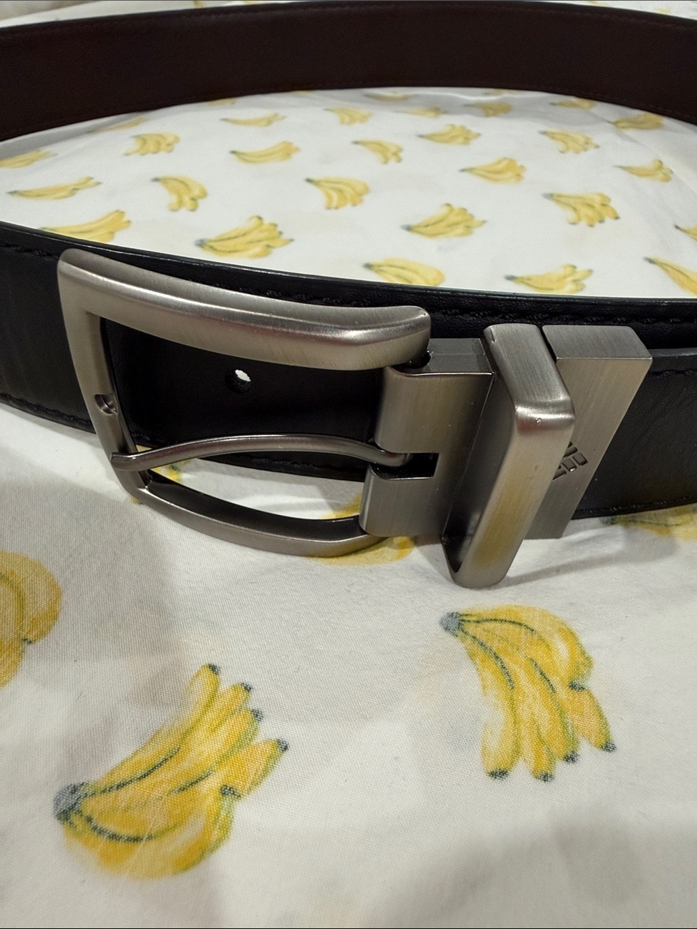 COLUMBIA MEN’S REVERSIBLE LEATHER BELT L- XL 38
BLACK/ BROWN NWT!